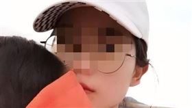 ▲小蘭抱著一歲大的孩子控訴前男友。（圖／翻攝自小蘭微信）