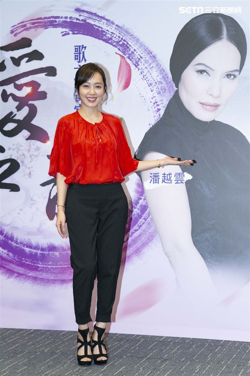 方雅賢現身記者會。（圖／記者楊澍攝影）