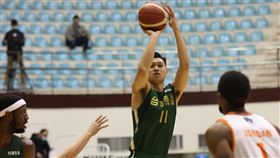 ▲黃聰翰21分，台啤15連勝平紀錄。（圖／中華民國籃球協會提供）