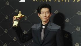 第57屆金馬獎莫子儀「親愛的房客」奪影帝。（記者邱榮吉、楊澍攝影）