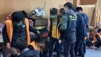 地下賭場輸贏百萬　見警破門急躲衣櫃