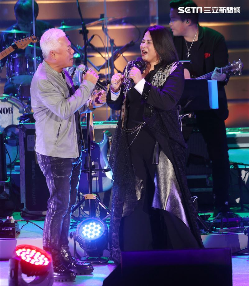 巫啟賢出席裘海正愛我和我愛的人「2021巡迴演唱會」的嘉賓。（記者邱榮吉/攝影）