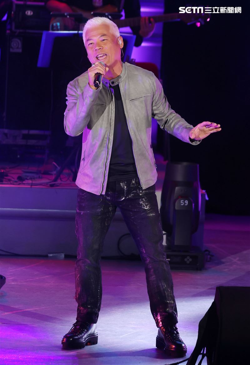 巫啟賢出席裘海正愛我和我愛的人「2021巡迴演唱會」的嘉賓。（記者邱榮吉/攝影）