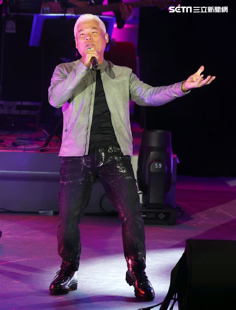 巫啟賢出席裘海正愛我和我愛的人「2021巡迴演唱會」的嘉賓。（記者邱榮吉/攝影）