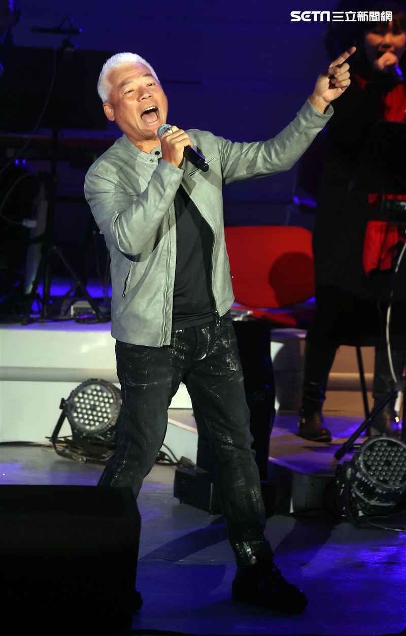 巫啟賢出席裘海正愛我和我愛的人「2021巡迴演唱會」的嘉賓。（記者邱榮吉/攝影）
