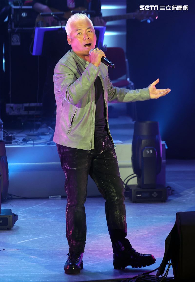 巫啟賢出席裘海正愛我和我愛的人「2021巡迴演唱會」的嘉賓。（記者邱榮吉/攝影）