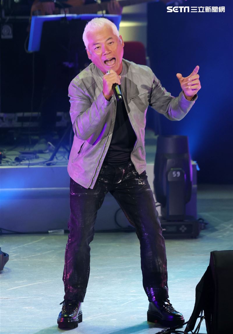 巫啟賢出席裘海正愛我和我愛的人「2021巡迴演唱會」的嘉賓。（記者邱榮吉/攝影）