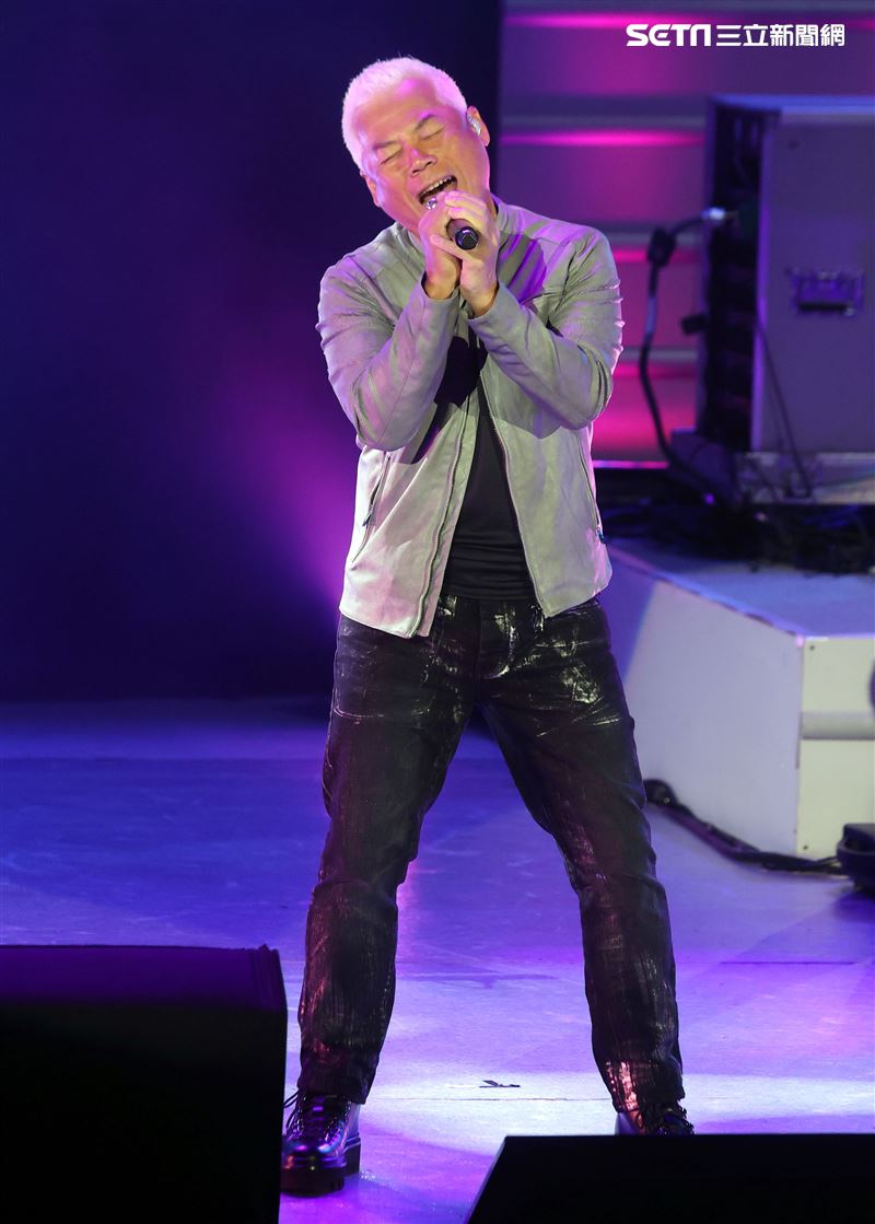 巫啟賢出席裘海正愛我和我愛的人「2021巡迴演唱會」的嘉賓。（記者邱榮吉/攝影）