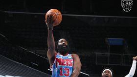 ▲哈登（James Harden）籃網首秀32分14助攻12籃板拿下「大三元」。（圖／翻攝自籃網推特）