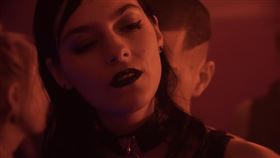 外遇,母親,克里斯蒂安．紐曼,靈冤而厲,安柏安德森,畸形兒。（圖／天馬行空提供）