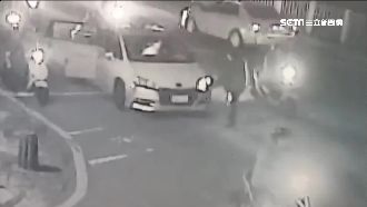 為何一直踩煞車？醉客下車怒踹小黃