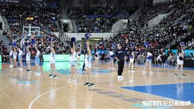 ▲Fubon Angels練習生和學姊在富邦勇士主場演出。（圖／記者劉彥池攝影）