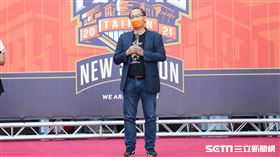 ▲統一獅隊領隊蘇泰安宣布加薪1000萬元。（圖／記者黃泓哲攝影）