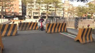 橋梁設護欄引不滿　台中市府：僅試辦