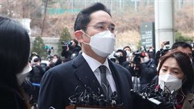 三星李在鎔涉賄案重審 判處2年半徒刑當庭羈押（圖／中央社）