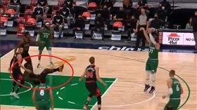 影／菜鳥噴飛慘摔！金童後撤步太殘忍
NBA,達拉斯獨行俠,Luka Doncic,後撤步,Patrick Williams
翻攝自獨行俠官方推特