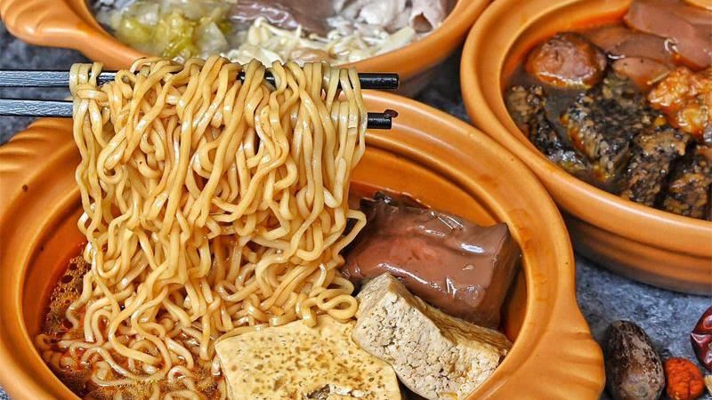 香麻帶勁！麻辣鴨血臭豆腐首推這間