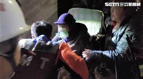 民宅火警,受困,救出送醫,台南,翻攝畫面