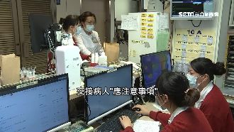 2確診醫皆戴口罩 手觸碰傳染可能高