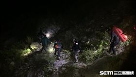 山友,知本林道,繩索,垂降(翻攝畫面)