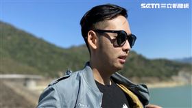 粉絲搶先拿到商品，興奮開箱實穿，表示「超值得收藏！」（圖／讀者提供）