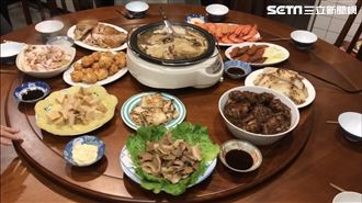 過年,除夕,年夜飯,年菜,火鍋,佛跳牆,烏魚子,鮑魚（圖／記者蔡翊凡攝）