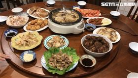 過年,除夕,年夜飯,年菜,火鍋,佛跳牆,烏魚子,鮑魚（圖／記者蔡翊凡攝）