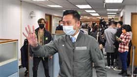 林智堅出席中常會新竹市長林智堅（前）16日出席民進黨中常會，並在會前接受媒體聯訪。中央社記者鄭清元攝  109年12月16日