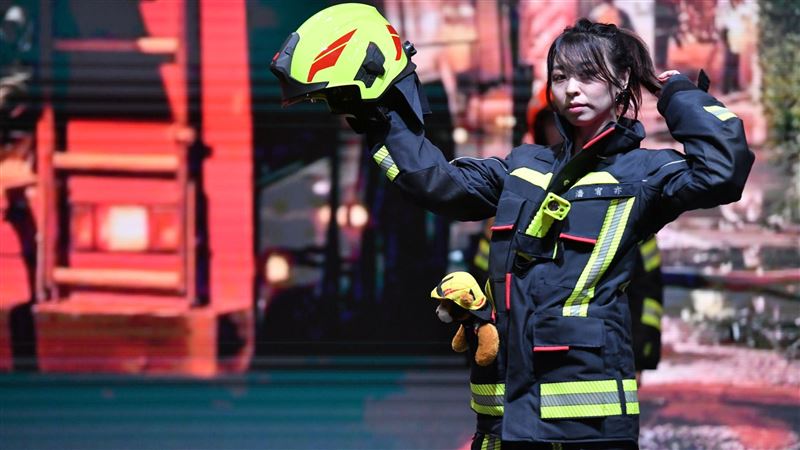 119消防節　花消防局秀高規消防衣
