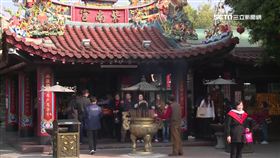 大膽！男假拜拜　紫南宮裡「偷金雞」