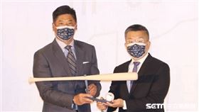 ▲中華棒協理事長辜仲諒出席中華職棒會長蔡其昌交接儀式。（圖／記者邱榮吉攝影）