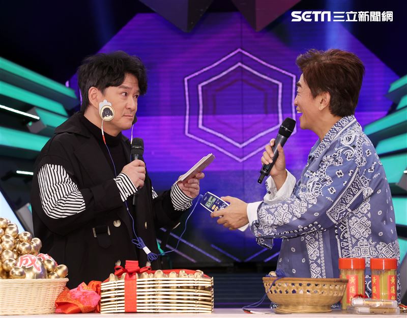 周華健上「綜藝大熱門」為演唱會宣傳。（記者邱榮吉/攝影）