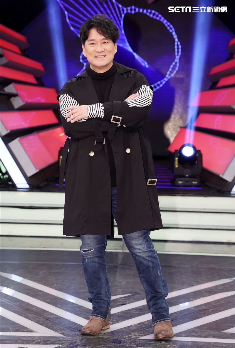 周華健上「綜藝大熱門」為演唱會宣傳。（記者邱榮吉/攝影）