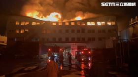 台南仁德塑膠工廠大火 翻攝畫面