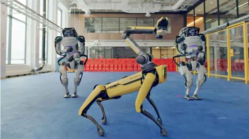 AI藝術家結合超現實主義