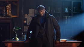 亞森羅蘋,Netflix,觀看數,后翼棄兵。（圖／Netflix提供）