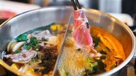 原PO對於丈夫幫小姑付火鍋錢很介懷。（示意圖／pixabay）