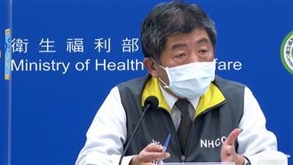 楊志良搭捷運拉下口罩　阿中大器回應