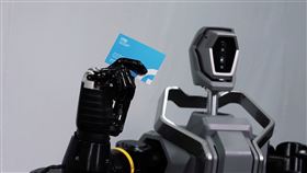 醫護人員福音！工研院「非接觸式照護衣」、最酷機器人登場（圖／工研院提供）