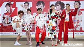 黃子佼、納豆、瑪麗、王少偉、花花出席「2021超級巨星紅白藝能大賞」主持人亮相記者會。（記者邱榮吉/攝影）