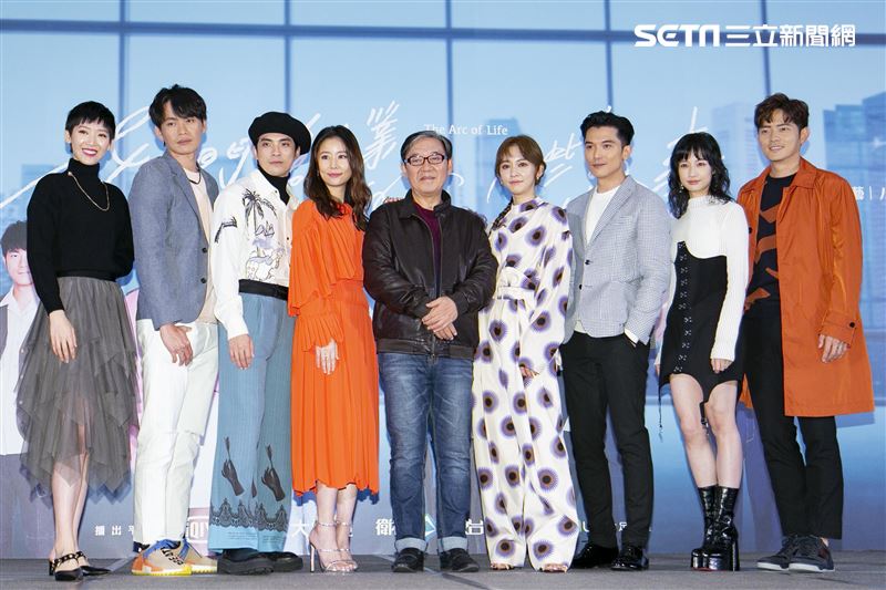 陳意涵、林心如、邱澤、簡嫚書、宥勝、李立群、李元元、黃鐙輝出席她們創業的那些鳥事首映記者會。（圖／記者楊澍攝影）