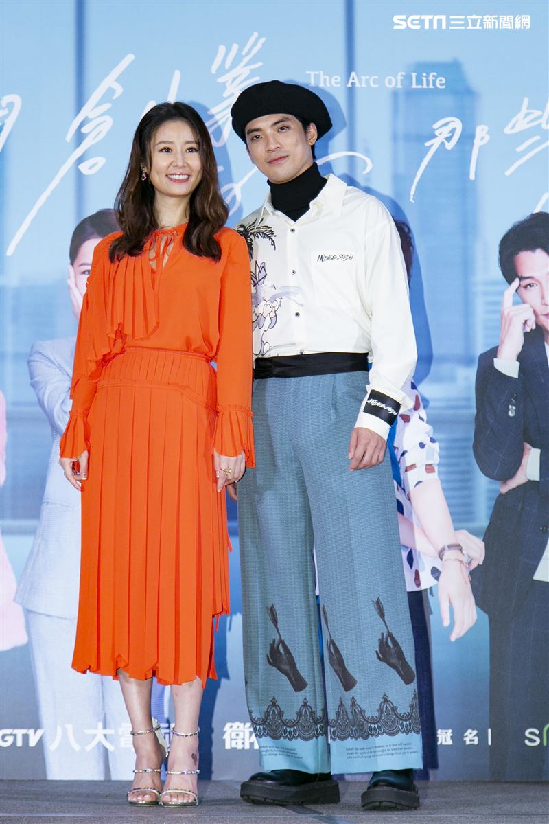 林心如、林哲熹出席她們創業的那些鳥事首映記者會。（圖／記者楊澍攝影）