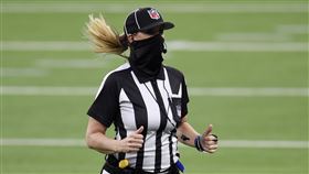▲湯瑪斯（Sarah Thomas）成為NFL超級盃首位女性裁判。（圖／美聯社／達志影像）
