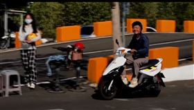 機車路考，筆試12次過關，駕訓班(圖／翻攝畫面)