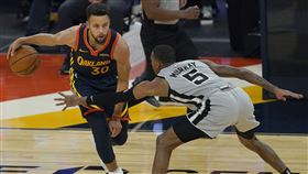 超會鑽！柯瑞上籃…馬刺5人都攔不住
NBA,金州勇士,Stephen Curry,聖安東尼奧馬刺
美聯社／達志影像