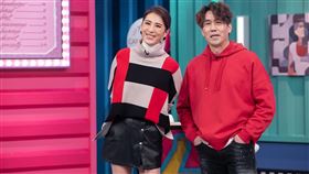 小禎攜手羅時豐主持8點時段新節目《今晚開讚吧》/東森提供