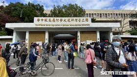 110學測，考生，考場，師大附中，考場防疫。圖/記者林柏廷攝影