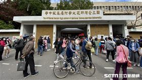 110學測，考生，考場，師大附中，考場防疫。圖/記者林柏廷攝影