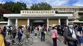 110學測，考生，考場，師大附中，考場防疫。圖/記者林柏廷攝影