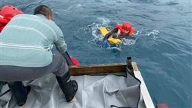 花蓮,釣客,溺斃,落海,救生衣,風浪（圖／翻攝畫面）